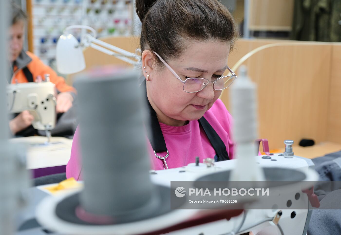 Работа швейной фабрики "Шеврон" в Бердянске