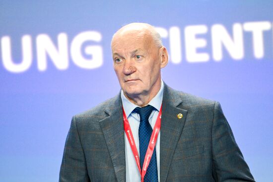 КМУ-2025. Стратегическое партнерство и конкуренция вузовской и академической науки: как и где молодому ученому можно реализовать свой потенциал?