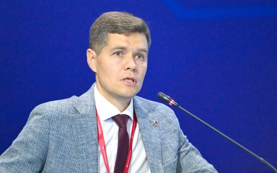 КМУ-2025. Стратегическое партнерство и конкуренция вузовской и академической науки: как и где молодому ученому можно реализовать свой потенциал?