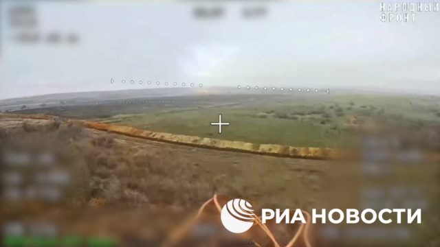 Расчет БПЛА 42-й дивизии уничтожил танки ВСУ, спрятанные в ангарах