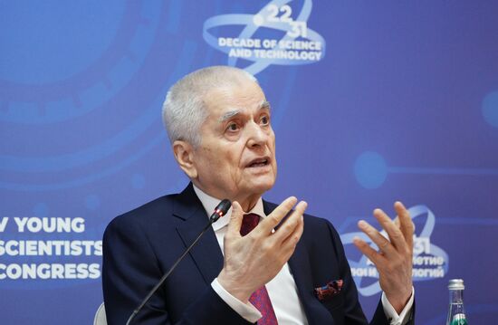 КМУ-2025. Диалог лидеров: лучшие практики подготовки медицинских кадров