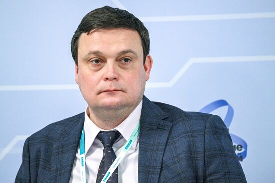 КМУ-2025. Конструирование будущего: от научных проектов к визуальным образам