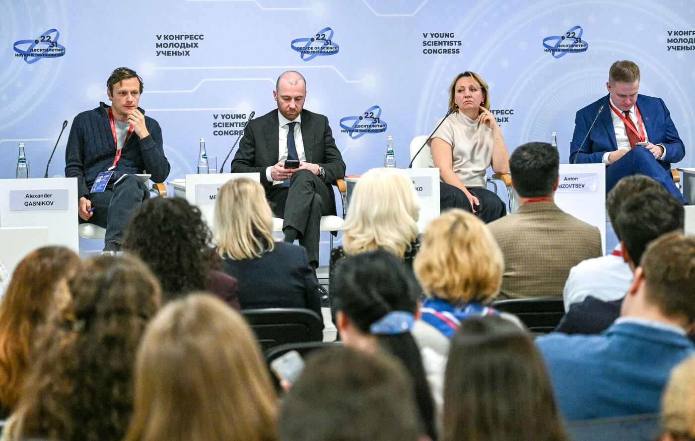 КМУ-2025. Школьное образование: от репетитора к ученому