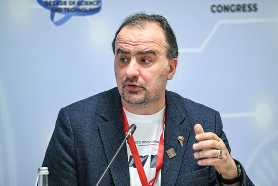 КМУ-2025. Школьное образование: от репетитора к ученому