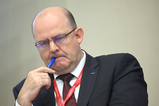 КМУ-2025. Эскизы будущего. Сценарии прогресса в представлении ученых, креативных индустрий и общества