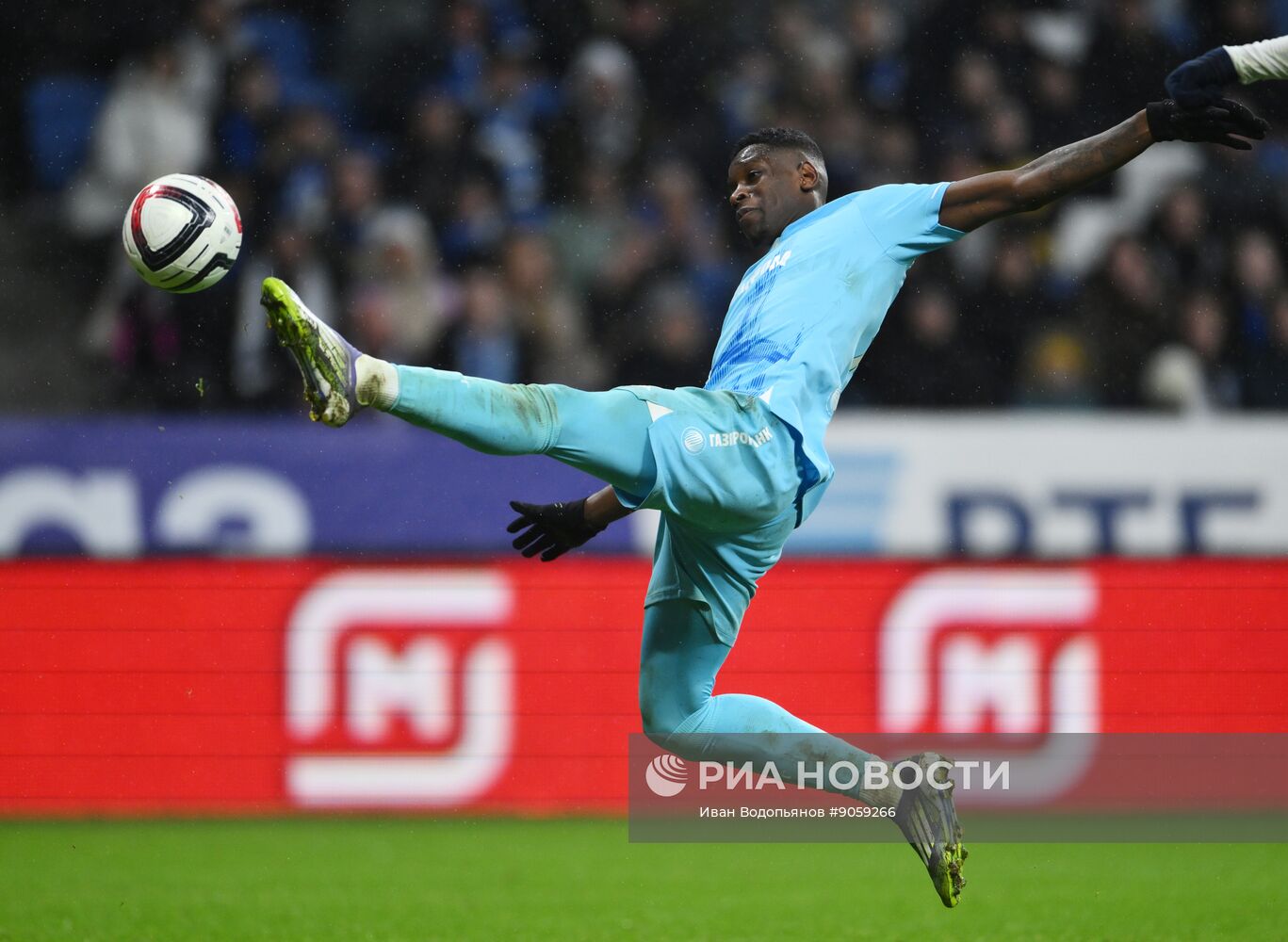 Футбол. Кубок России. "Динамо" (Москва) - "Зенит" (Санкт-Петербург)