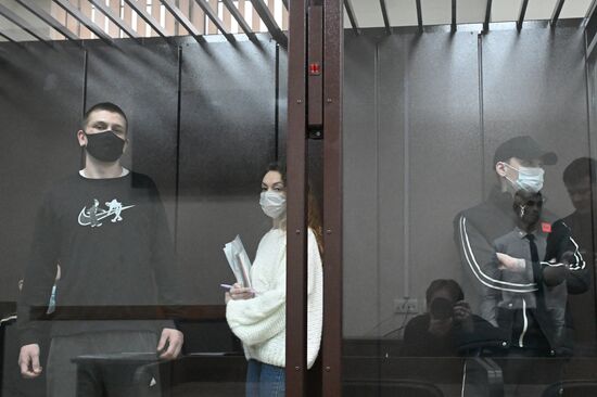 Оглашение приговора обвиняемым в мошенничестве с квартирой певицы Ларисы Долиной 