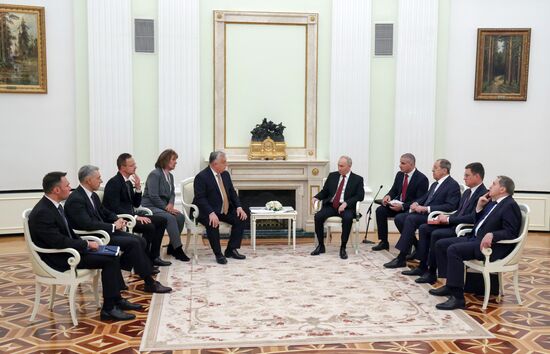 Президент Владимир Путин провел встречу с премьер-министром Венгрии Виктором Орбаном