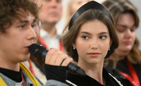 КМУ-2025. 12 злобных научных зрителей: оценим научно-популярный контент технологический