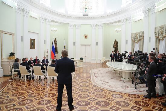 Президент Владимир Путин провел встречу с премьер-министром Венгрии Виктором Орбаном