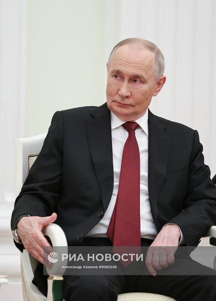 Президент Владимир Путин провел встречу с премьер-министром Венгрии Виктором Орбаном