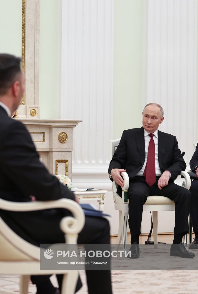 Президент Владимир Путин провел встречу с премьер-министром Венгрии Виктором Орбаном