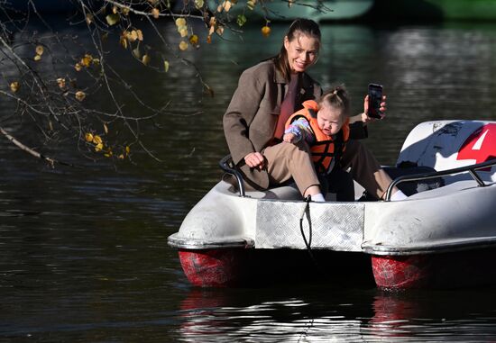 30 ноября в России отмечается День матери