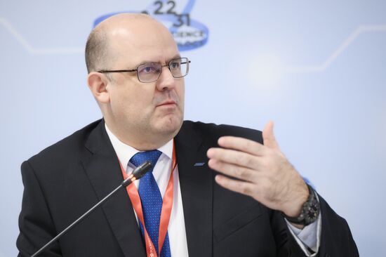 КМУ-2025. И все-таки индустриальная или производственная аспирантура? Новая концепция подготовки кадров высшей квалификации