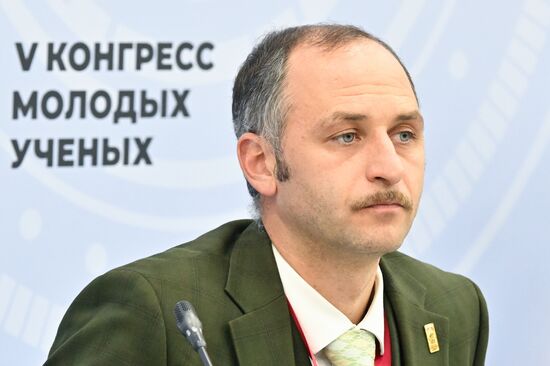 КМУ-2025. Искусственный интеллект: полное возможностей будущее или угроза?