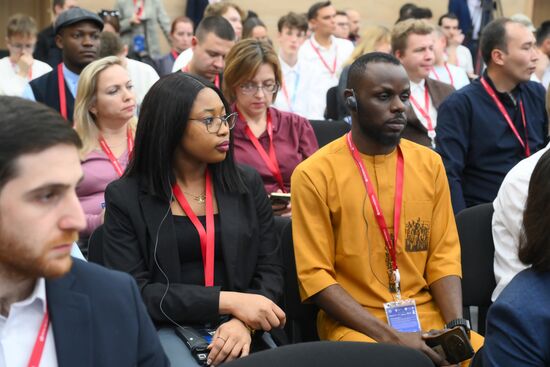 КМУ-2025. Искусственный интеллект: полное возможностей будущее или угроза?