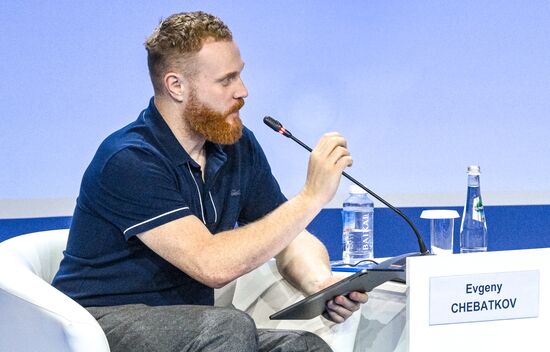 КМУ-2025. Искатели науки. Со сцены театра за хирургический стол: длинный путь от гуманитария до нейробиолога