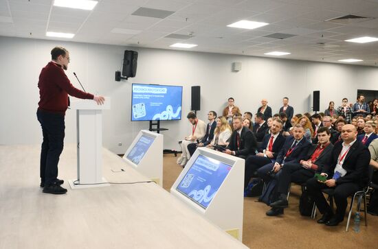 КМУ-2025. Диалог с экспертами: как добрый и злой "следователи" "прожарят" проекты советов молодых ученых по задачам Десятилетия науки и технологий
