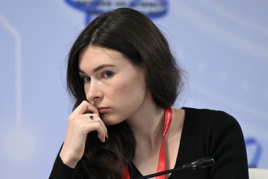 КМУ-2025. Мир 2050: ну как вы там, потомки?