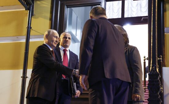 Президент Владимир Путин провел встречу с премьер-министром Венгрии Виктором Орбаном