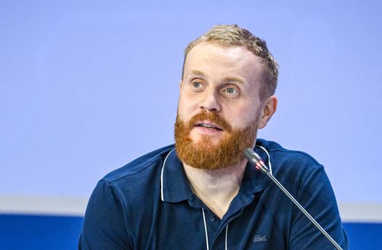 КМУ-2025. Искатели науки. Со сцены театра за хирургический стол: длинный путь от гуманитария до нейробиолога