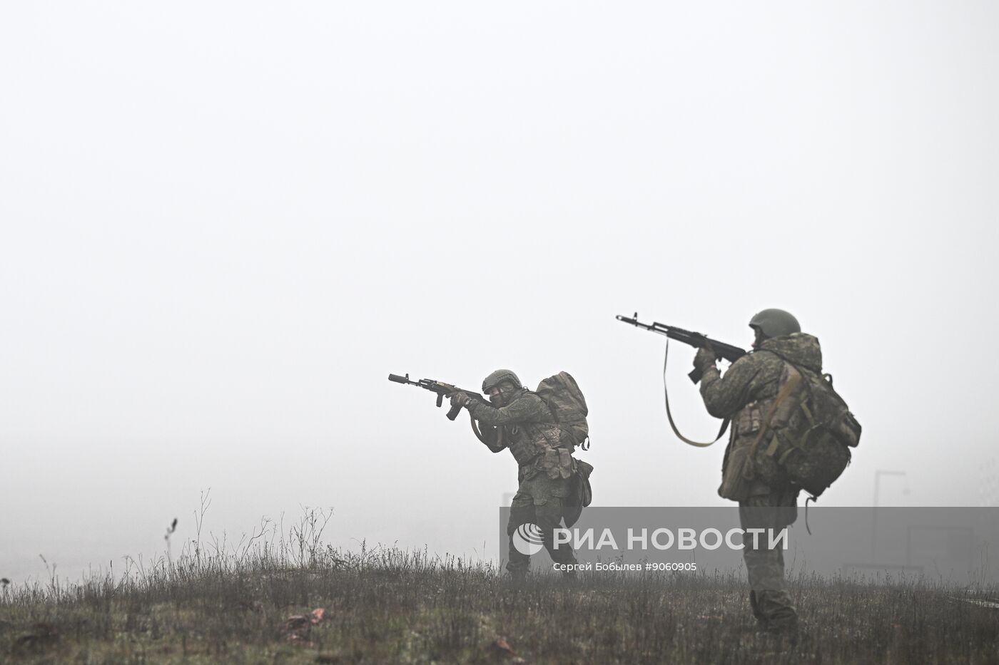 Отработка боевого слаживания военнослужащими 114-й отдельной гвардейской мотострелковой бригады группировки "Центр"