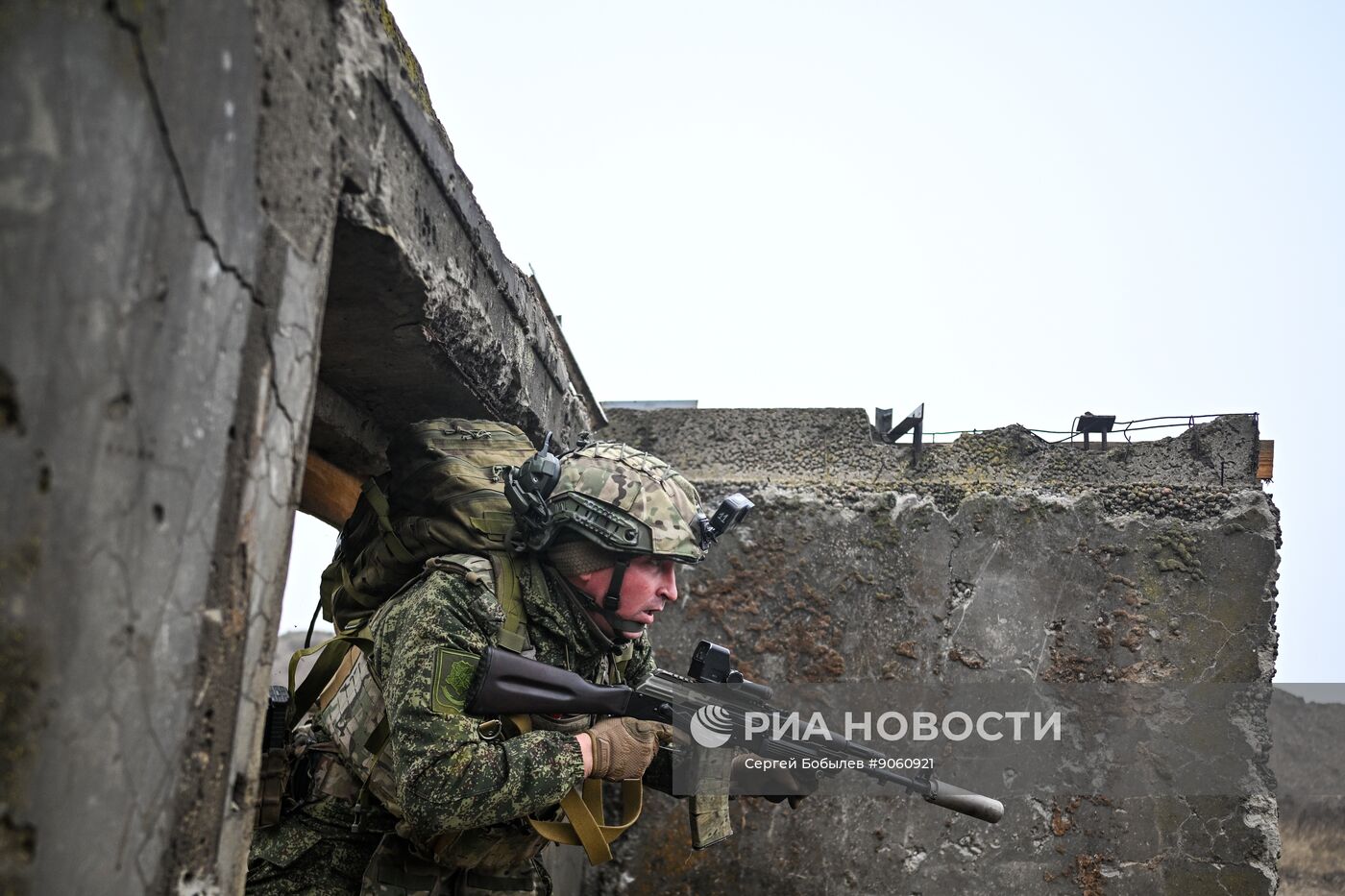 Отработка боевого слаживания военнослужащими 114-й отдельной гвардейской мотострелковой бригады группировки "Центр"