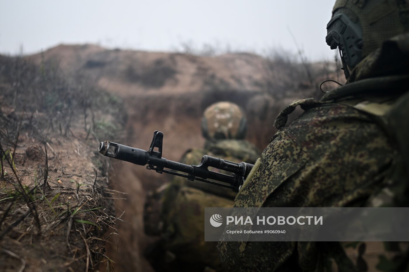 Отработка боевого слаживания военнослужащими 114-й отдельной гвардейской мотострелковой бригады группировки "Центр"