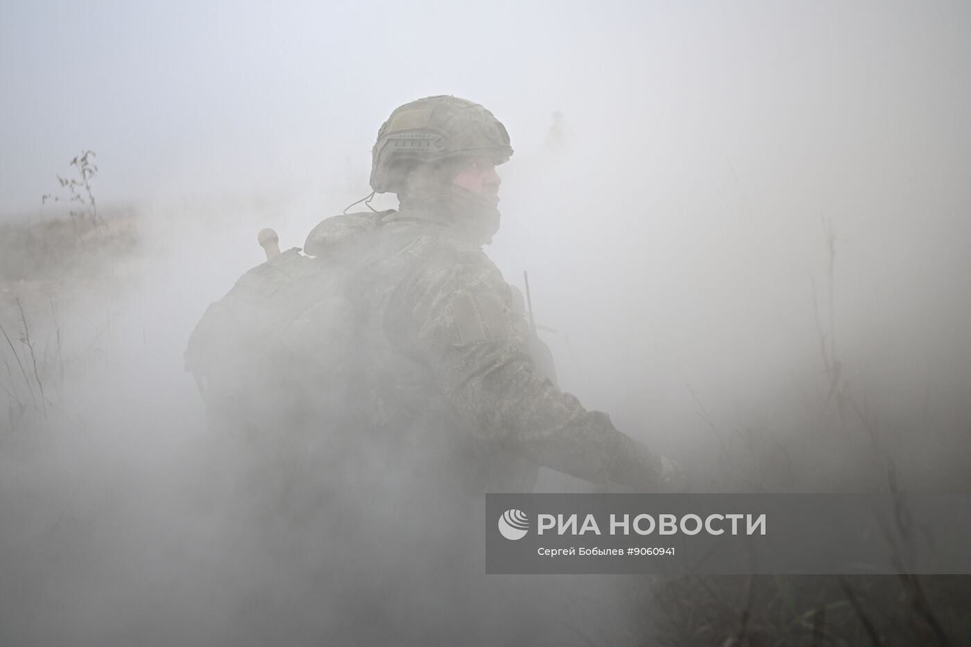 Отработка боевого слаживания военнослужащими 114-й отдельной гвардейской мотострелковой бригады группировки "Центр"