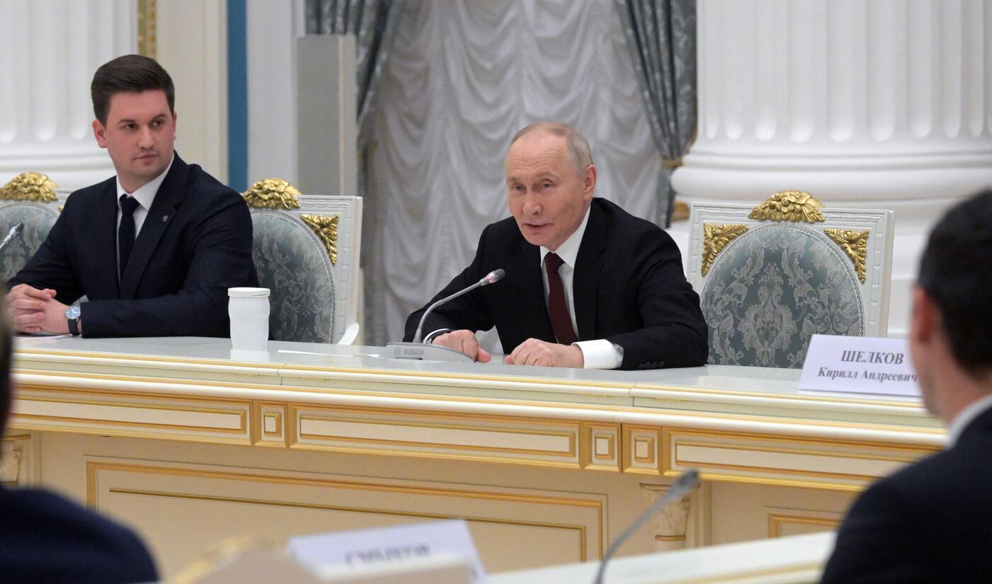Президент Владимир Путин провел встречу с участниками Конгресса молодых учёных