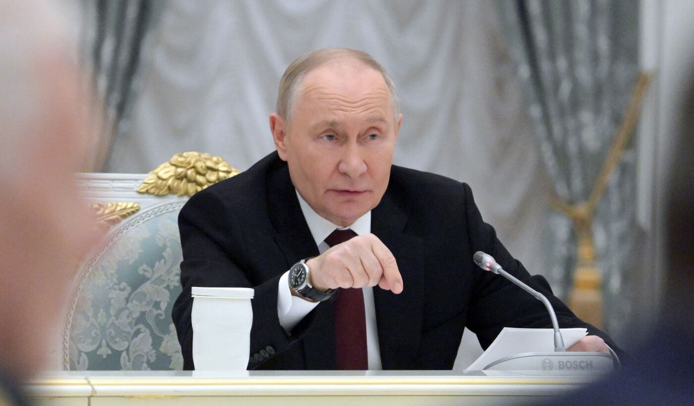 Президент Владимир Путин провел встречу с участниками Конгресса молодых учёных