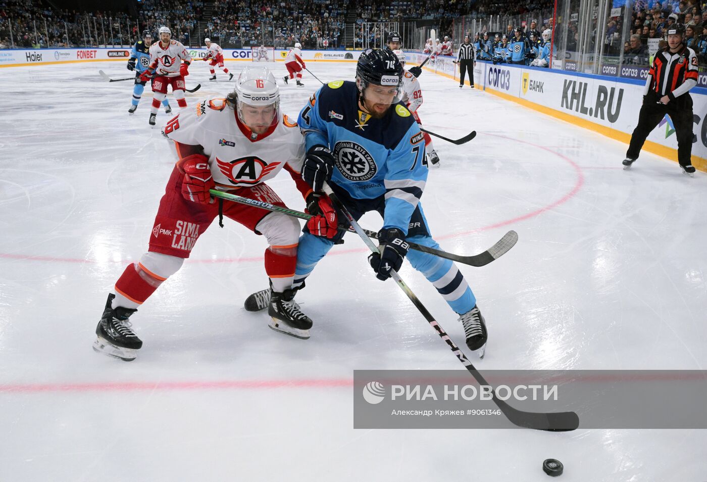 Хоккей. КХЛ. "Сибирь" (Новосибирск) - "Автомобилист" (Екатеринбург)