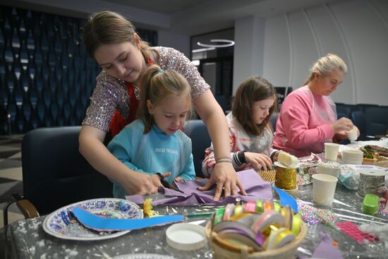 30 ноября в России отмечается День матери