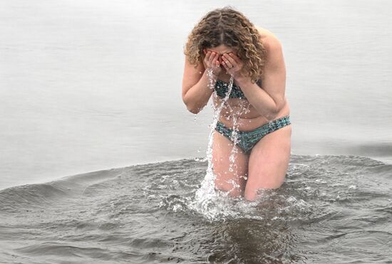 Купания в реке Енисей в Красноярске