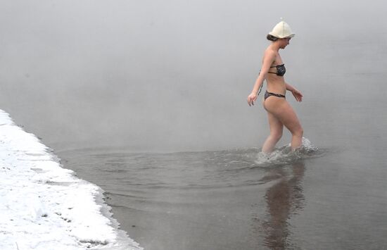 Купания в реке Енисей в Красноярске