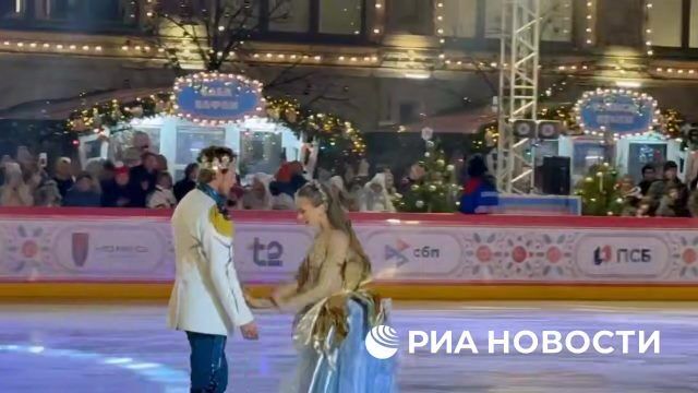Татьяна Навка представила фрагмент своего нового новогоднего ледового шоу "Золушка" на открытии ГУМ-катка