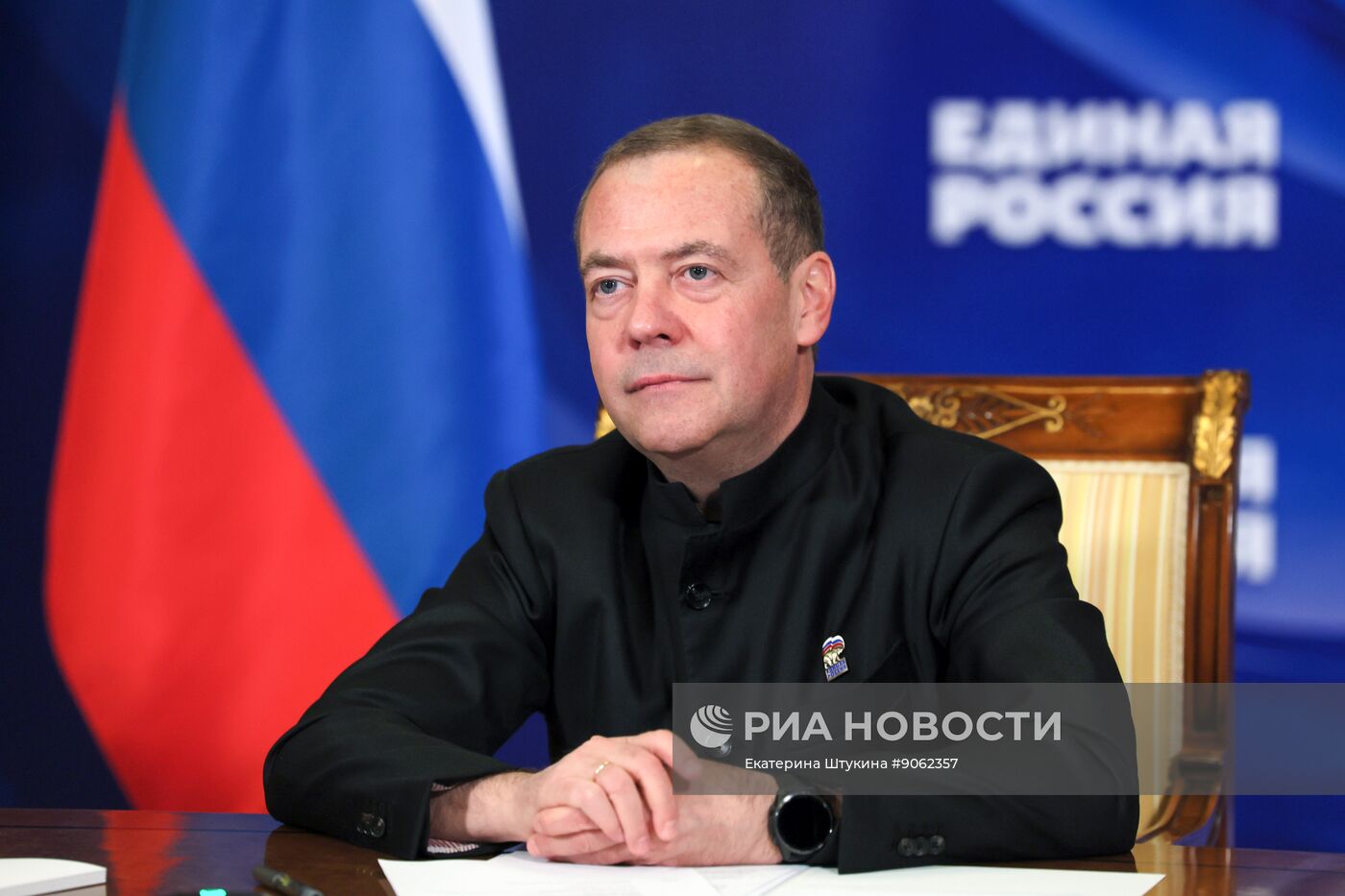 Председатель партии "Единая Россия" Дмитрий Медведев провел прием граждан