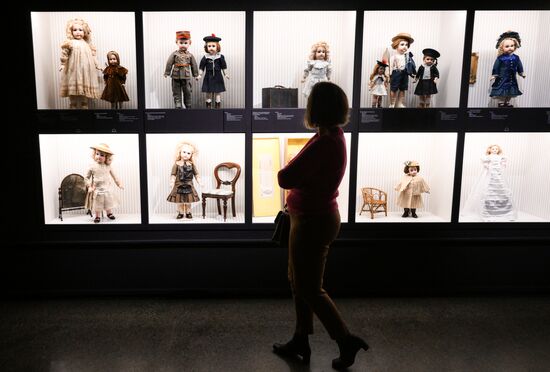 Выставка "Августейшие. Куклы" в Пушкинском музее