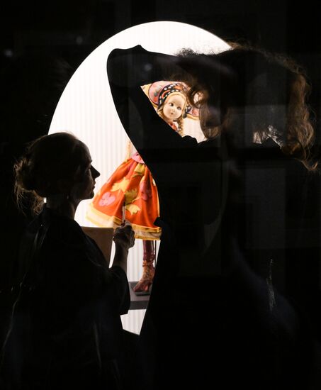 Выставка "Августейшие. Куклы" в Пушкинском музее