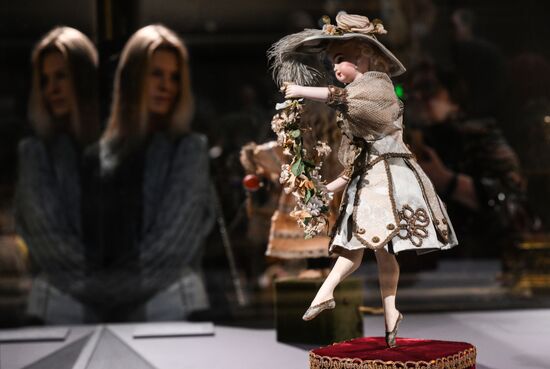 Выставка "Августейшие. Куклы" в Пушкинском музее