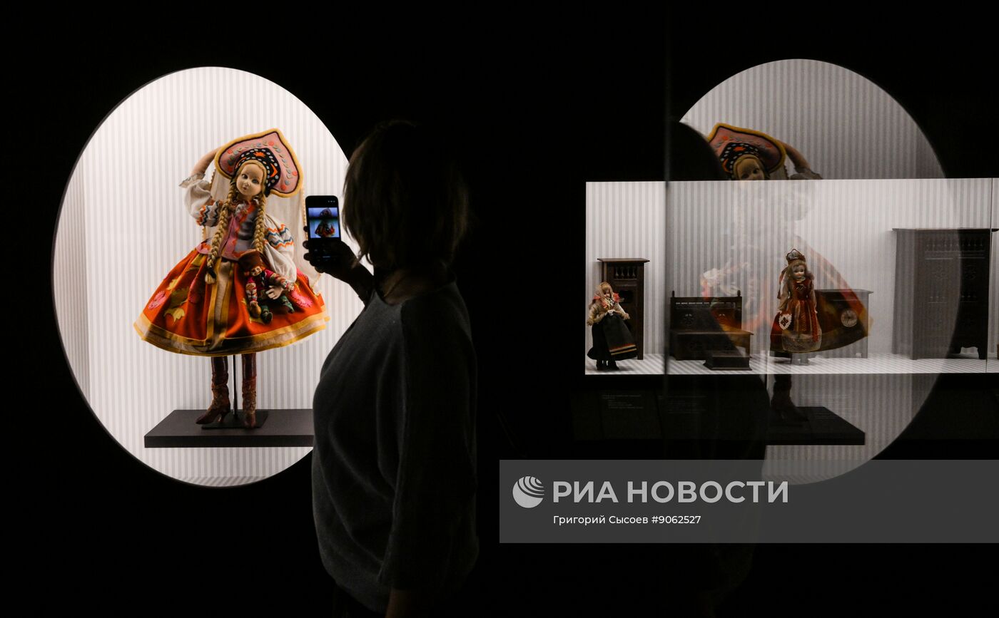 Выставка "Августейшие. Куклы" в Пушкинском музее