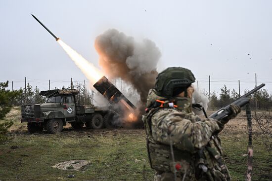 Боевая работа расчета РСЗО "Град" 83-го самоходного артполка на Краснолиманском направлении СВО