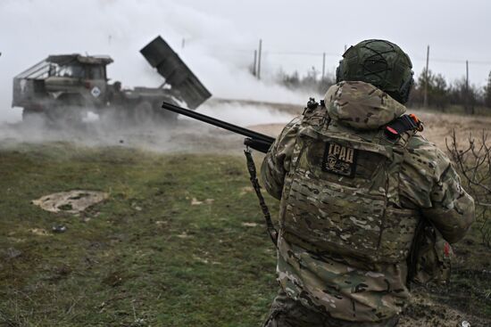 Боевая работа расчета РСЗО "Град" 83-го самоходного артполка на Краснолиманском направлении СВО