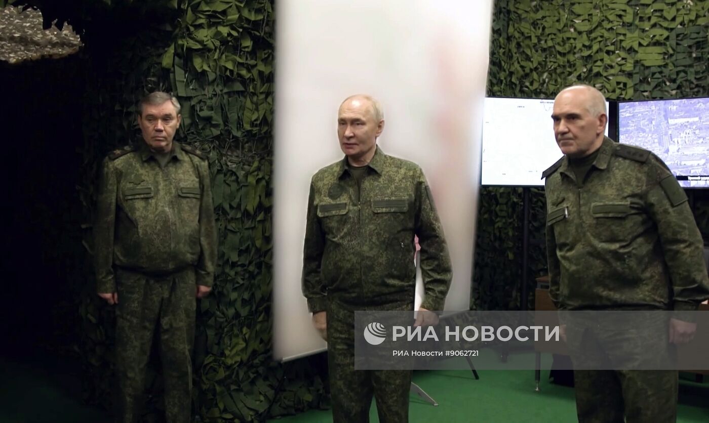 Президент Владимир Путин посетил один из пунктов управления Объединённой группировки войск
