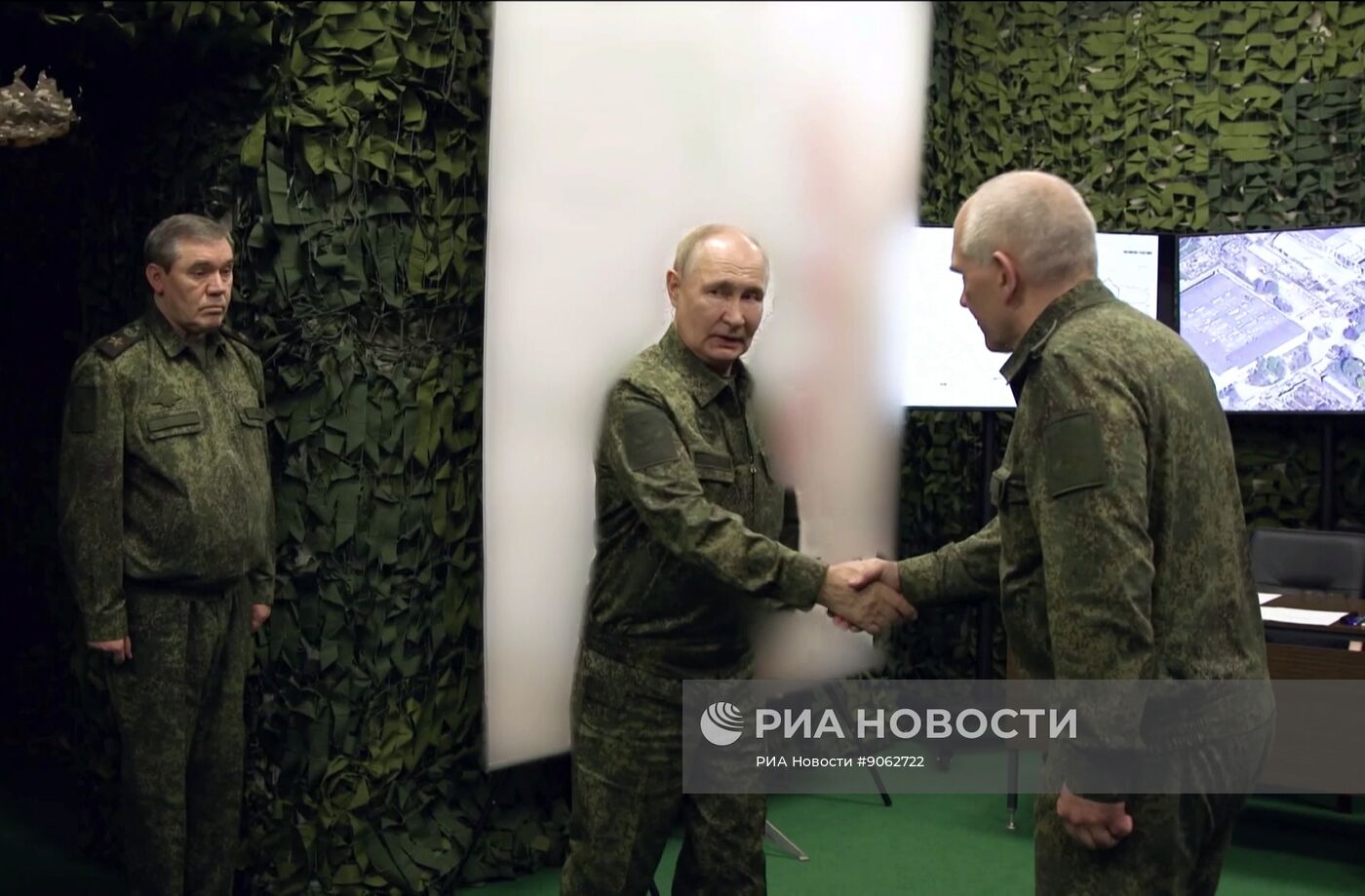 Президент Владимир Путин посетил один из пунктов управления Объединённой группировки войск