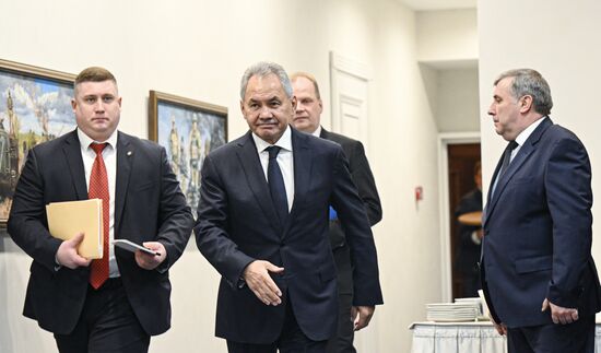 Встреча секретаря Совбеза РФ Шойгу и министра иностранных дел Китая Ван И