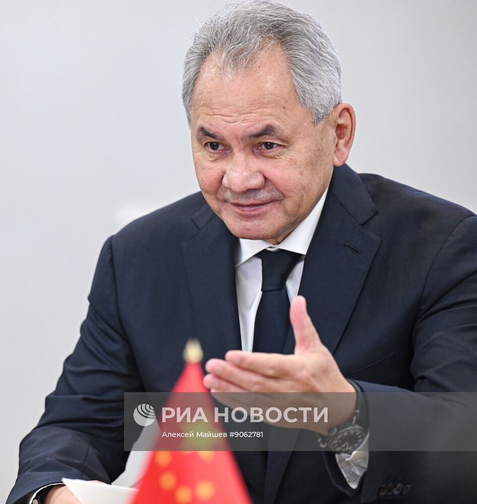 Встреча секретаря Совбеза РФ Шойгу и министра иностранных дел Китая Ван И