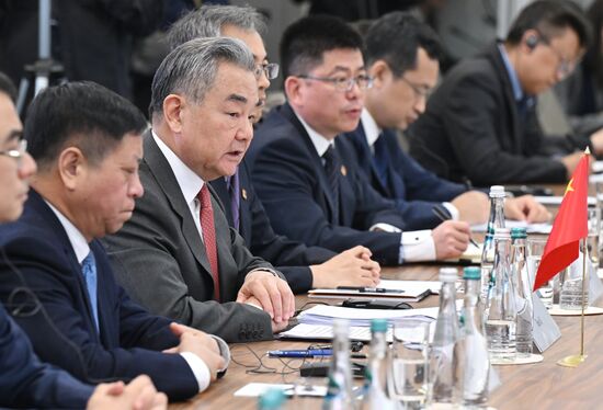 Встреча секретаря Совбеза РФ Шойгу и министра иностранных дел Китая Ван И