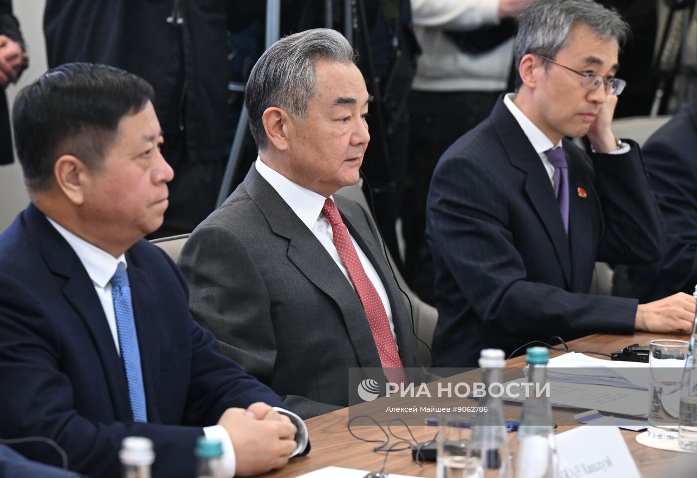 Встреча секретаря Совбеза РФ Шойгу и министра иностранных дел Китая Ван И