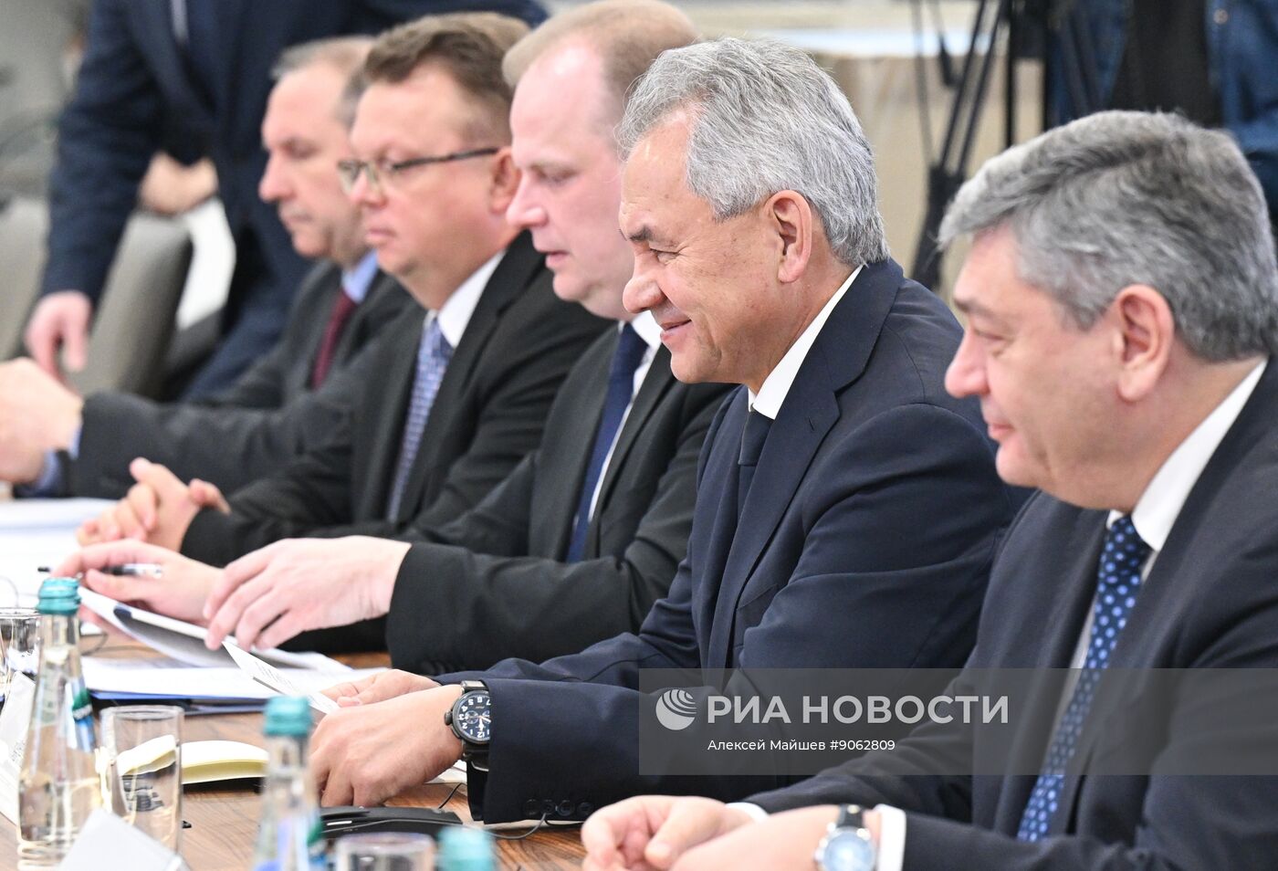 Встреча секретаря Совбеза РФ Шойгу и министра иностранных дел Китая Ван И